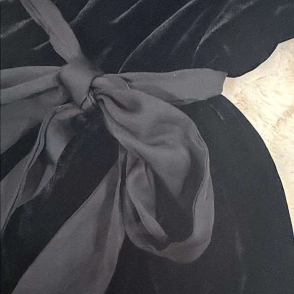 VELVET
Kandace velvet midi dress with pocket’s XSmall - Picture 7 of 7